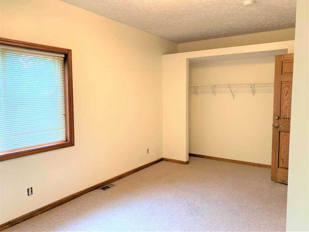 304 Rumsey bedroom closet