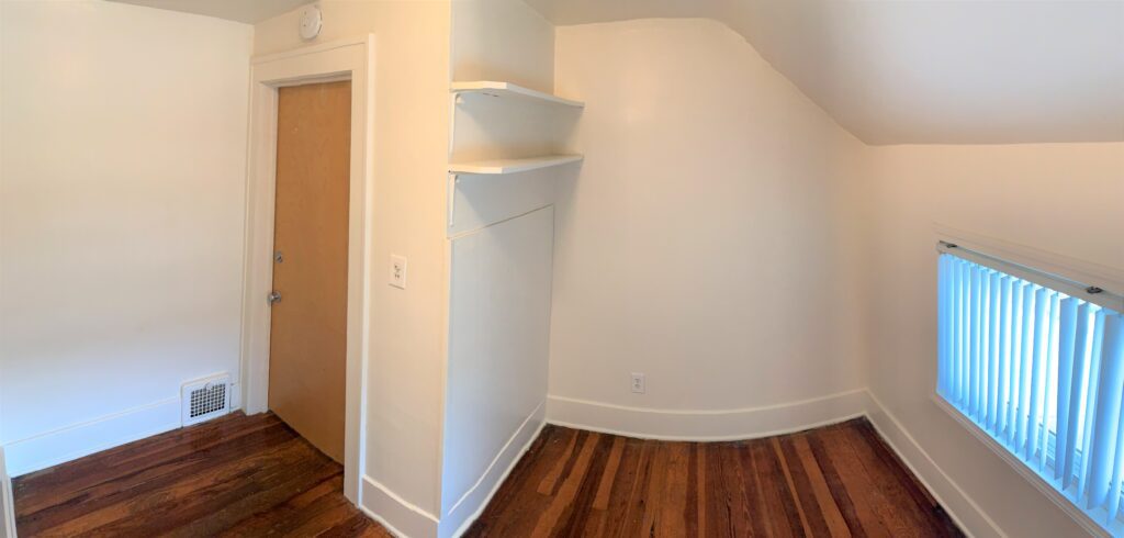209 Cedar St bonus room