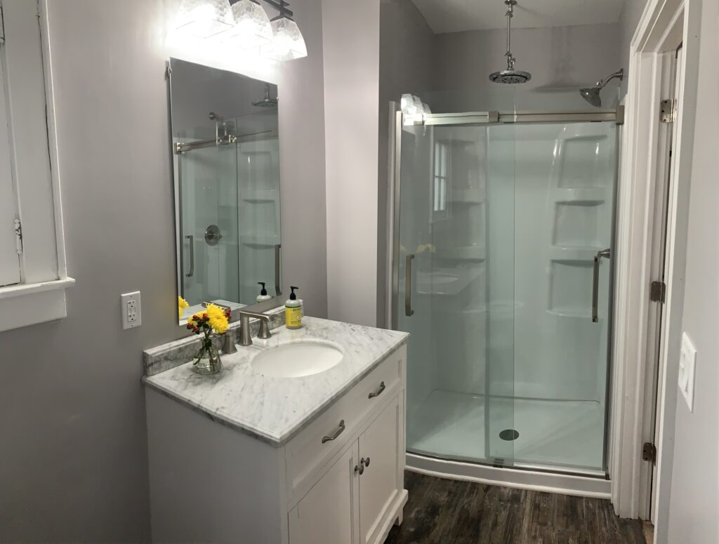 450 Charles St bathroom sink