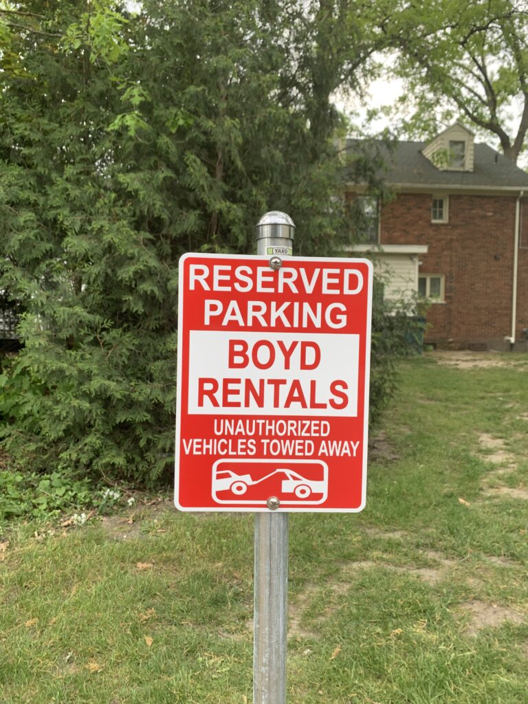 450 Charles St parking